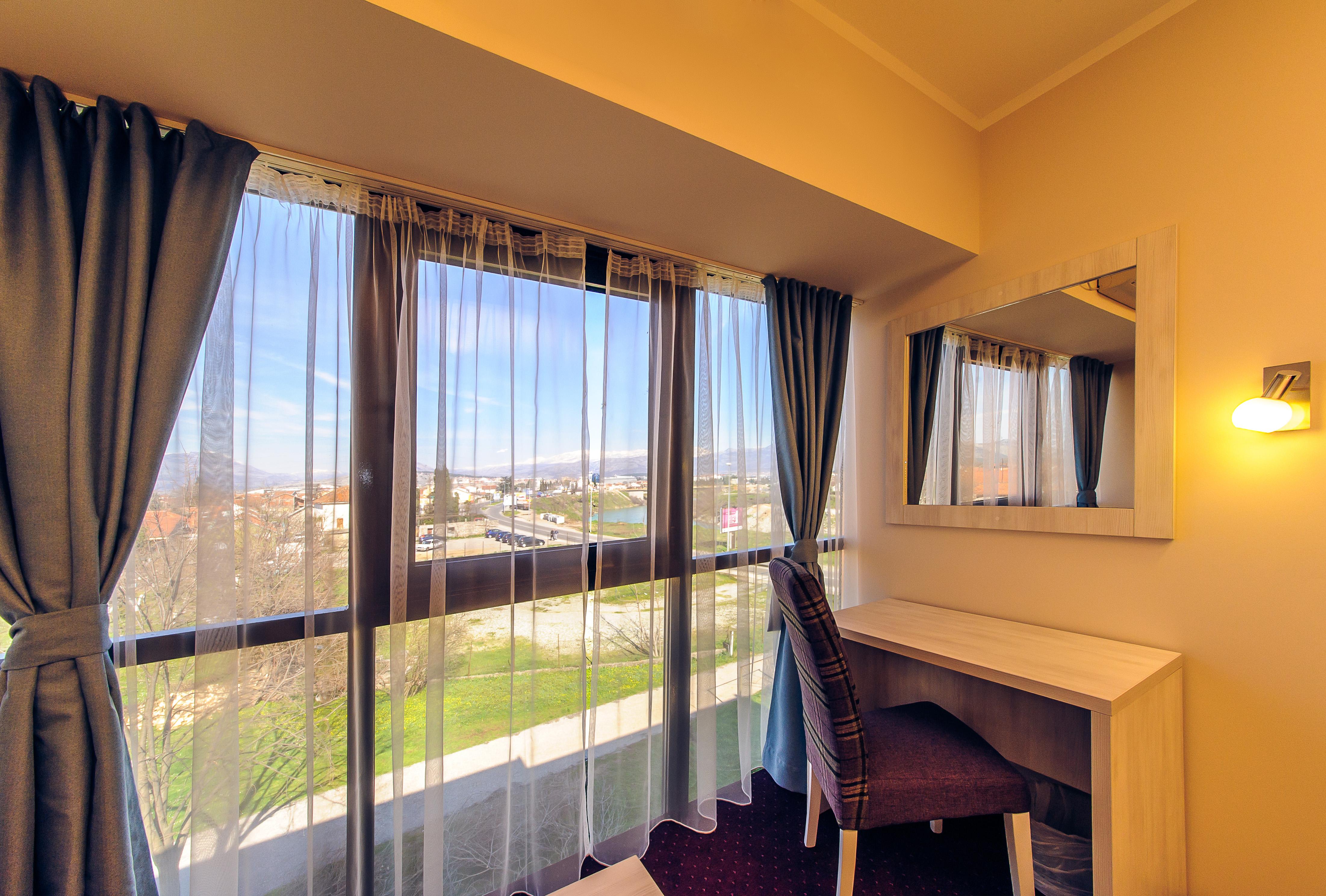 Philia Hotel พอดโกริกา ภายนอก รูปภาพ