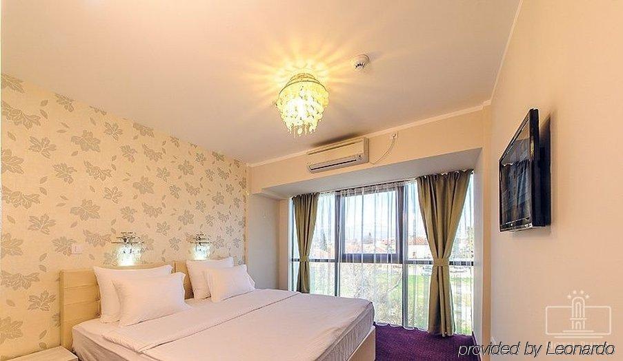 Philia Hotel พอดโกริกา ภายนอก รูปภาพ