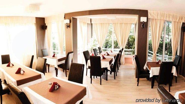 Philia Hotel พอดโกริกา ร้านอาหาร รูปภาพ